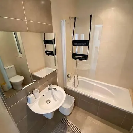Unique 2 Bedroom In St Julians سانت جوليان